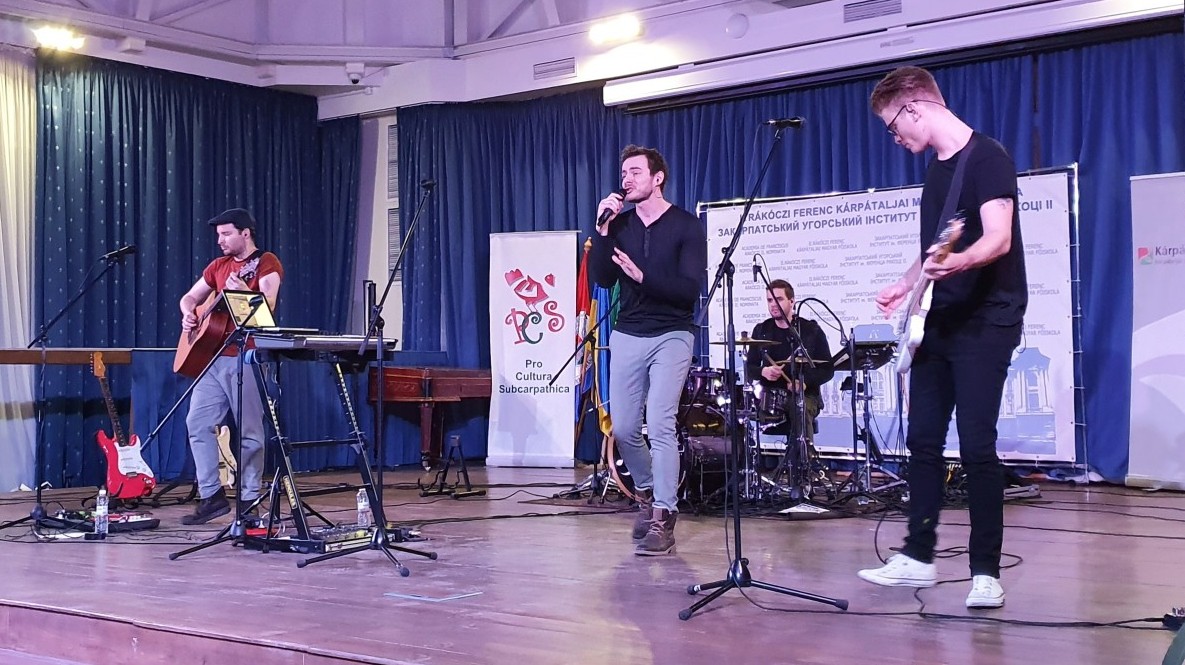 https://kme.org.ua/hu/hirek/a-magyar-kultura-napja-kaveszunet-koncert-beregszaszban/