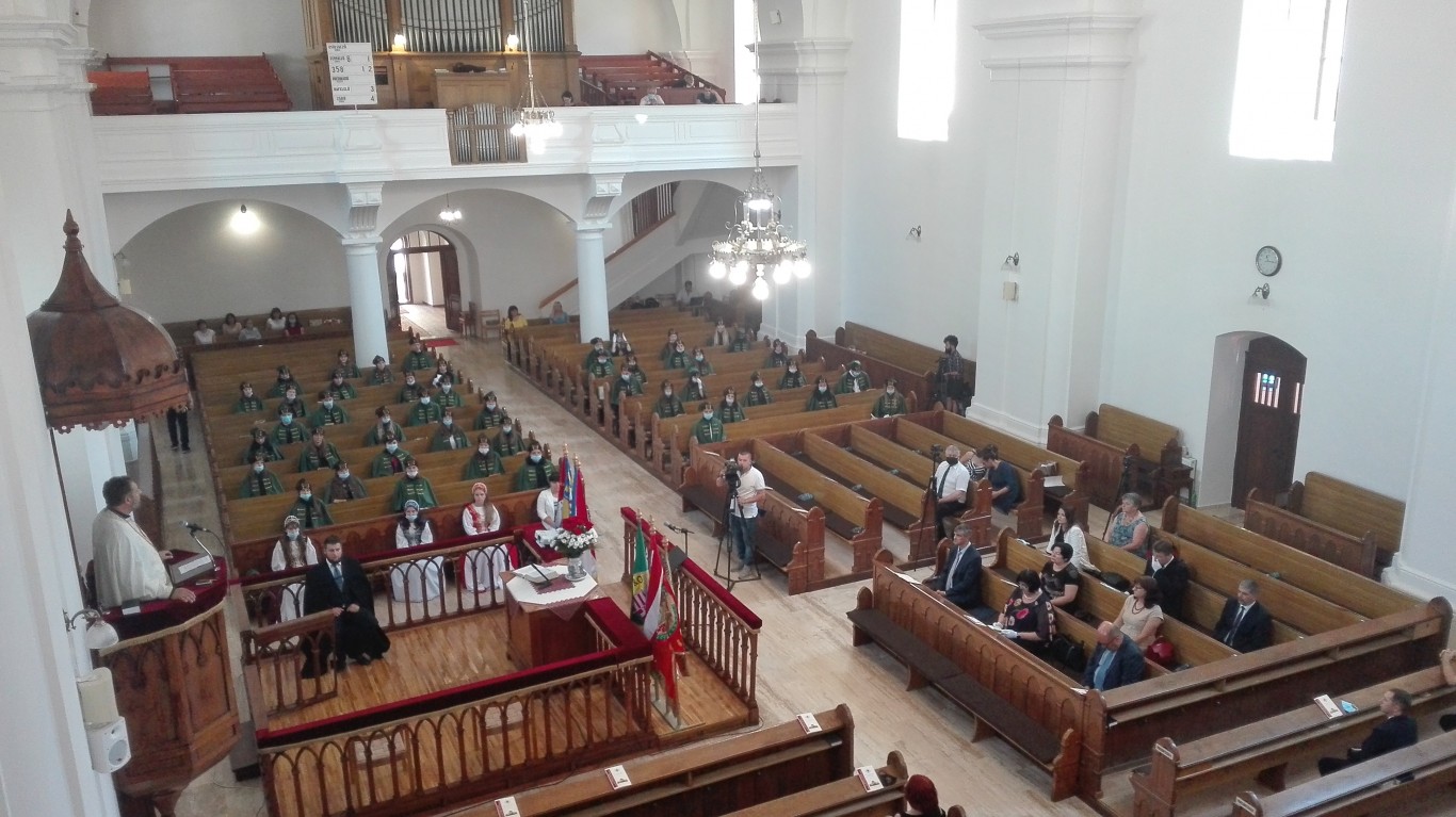 https://kme.org.ua/hu/hirek/tanevzaro-es-diplomaatado-unnepseg-a-rakoczi-foiskolan-3/