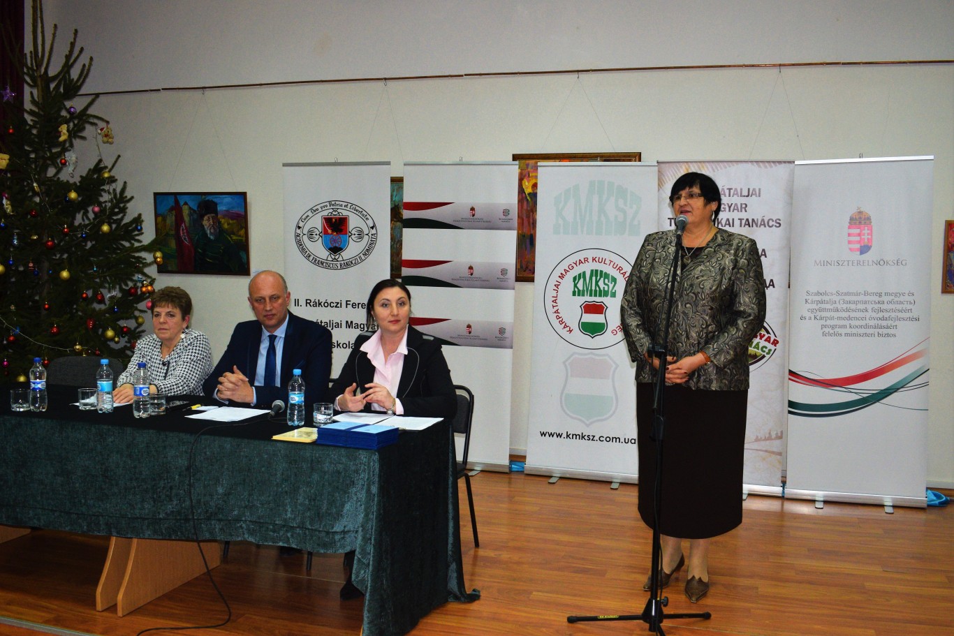 https://kme.org.ua/hu/hirek/21-fovel-zarult-az-idegenvezeto-kepzes-a-ii-rakoczi-ferenc-karpataljai-magyar-foiskolan/