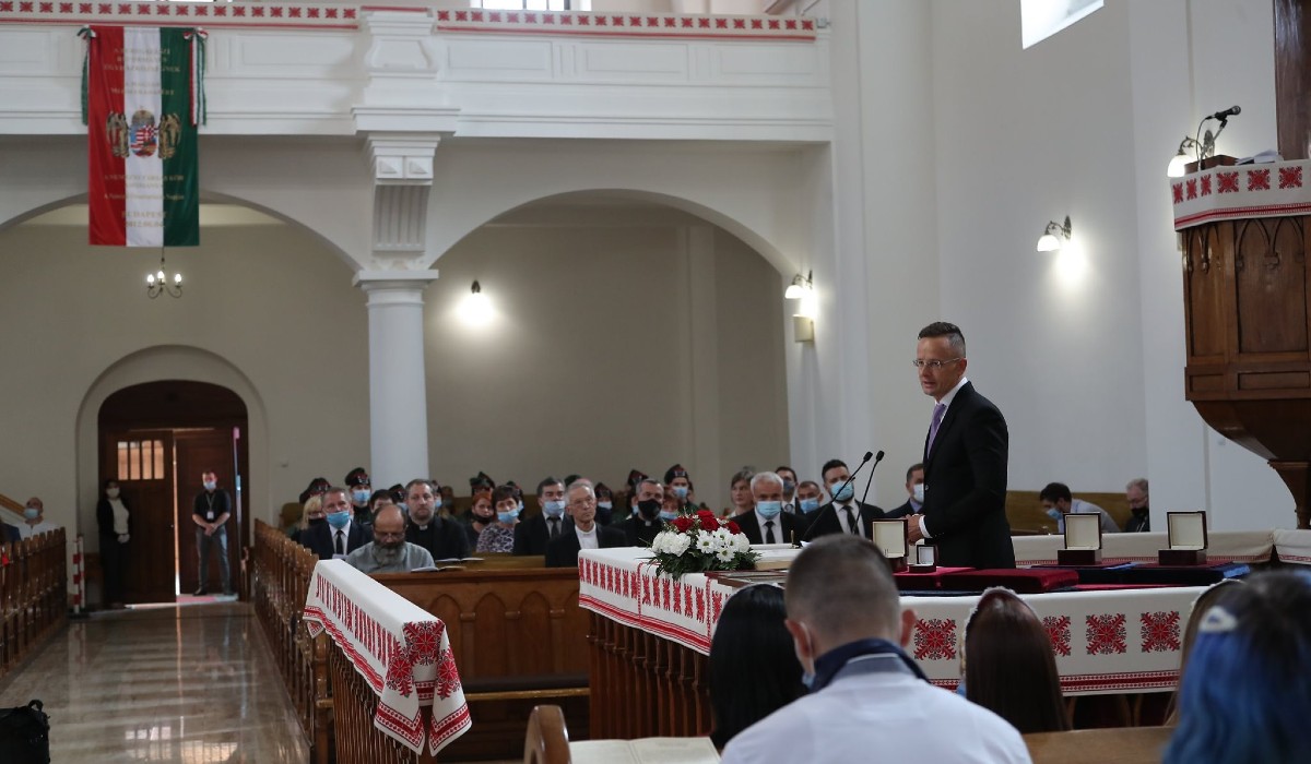 https://kme.org.ua/hu/hirek/a-mese-a-pedagogus-taltos-paripaja/