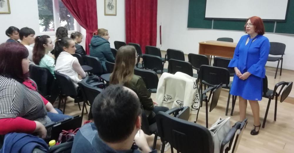 https://kme.org.ua/hu/hirek/a-mese-a-pedagogus-taltos-paripaja/