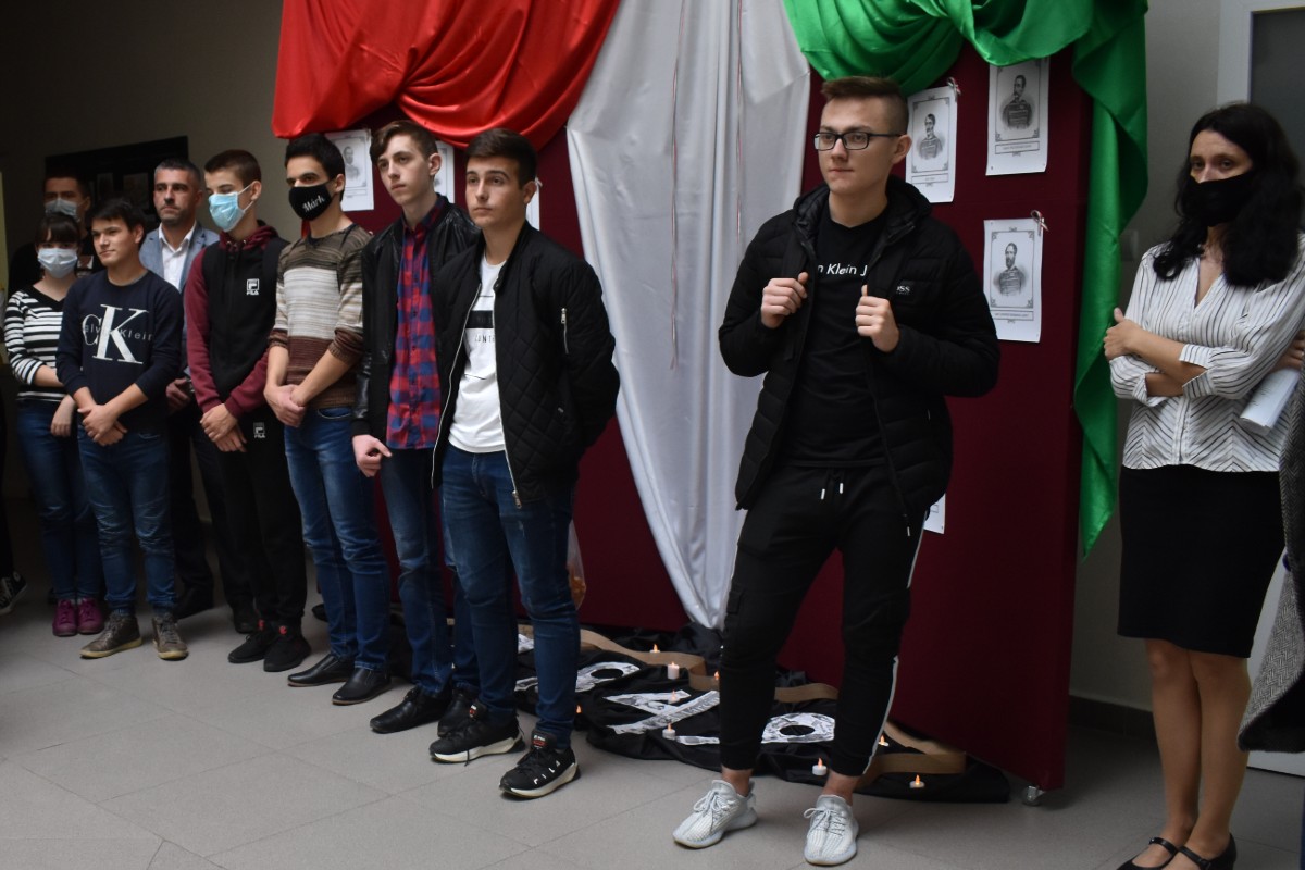 https://kme.org.ua/hu/hirek/xvii-alkalommal-valosult-meg-a-fiatal-karpataljai-magyar-kutatok-konferenciaja/