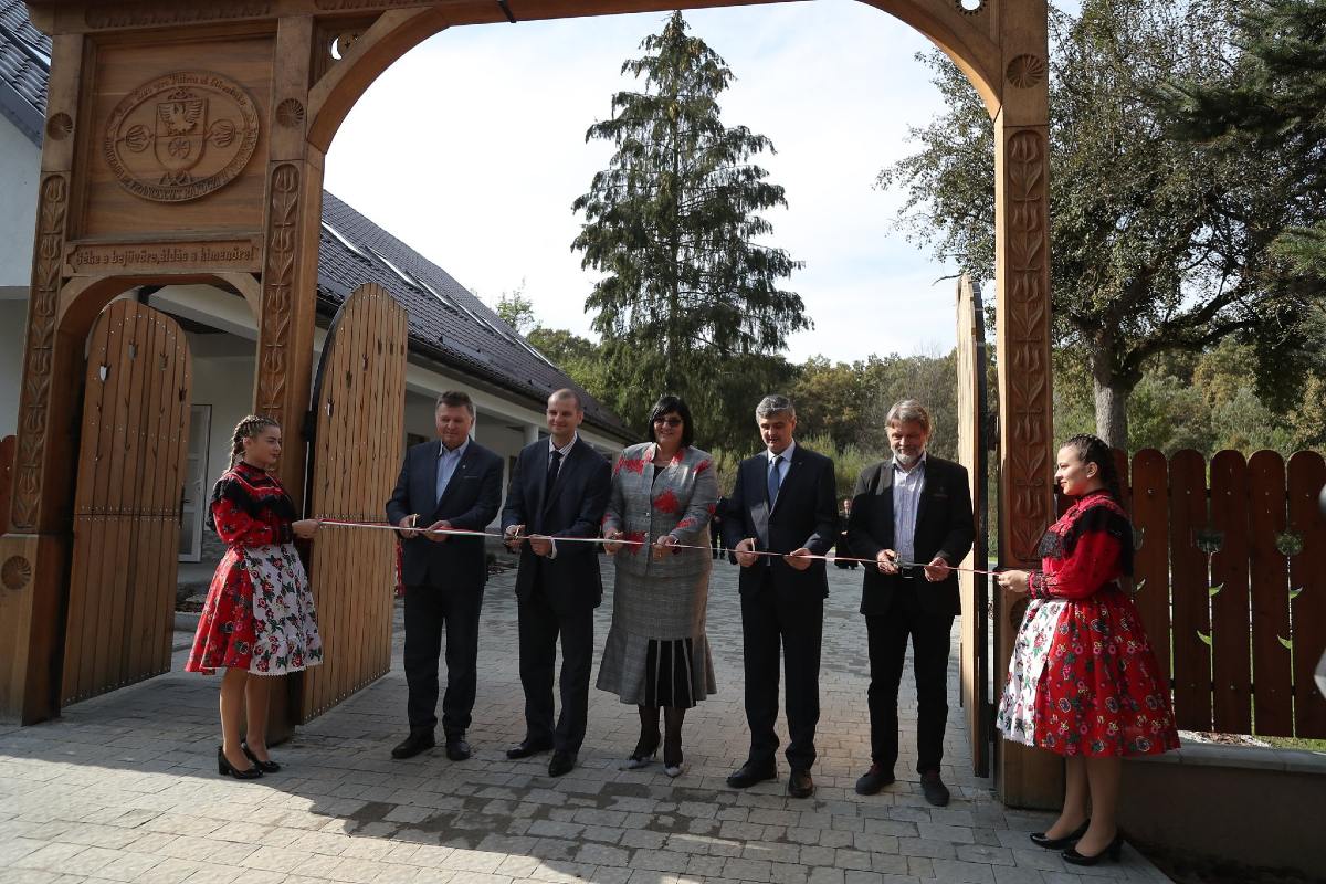 https://kme.org.ua/hu/hirek/xvii-alkalommal-valosult-meg-a-fiatal-karpataljai-magyar-kutatok-konferenciaja/
