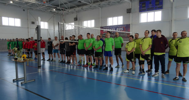 https://kme.org.ua/hu/hirek/csapiak-nyertek-a-iii-rakoczi-roplabda-kupat/