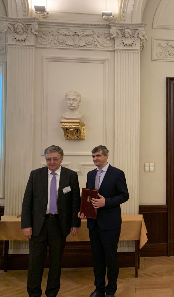 https://kmat.uz.ua/2019/05/08/az-egyik-arany-janos-dij-karpataljara-kerult-2019-ben/