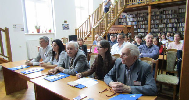 https://kme.org.ua/hu/hirek/jo-iranyban-xiii-karpataljai-tudomanyos-diakkori-konferencia/