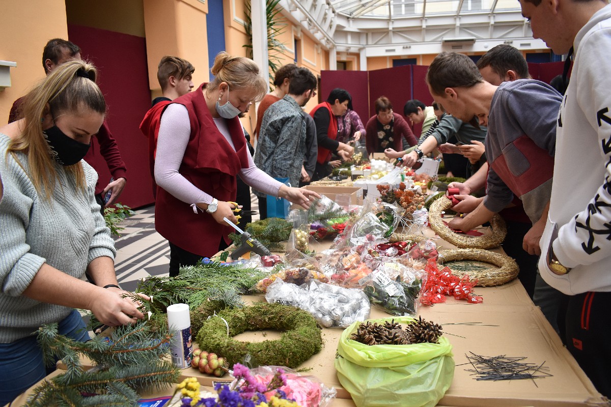 VI. Adventi Virágkötészeti Nap a Rákóczi-főiskolán