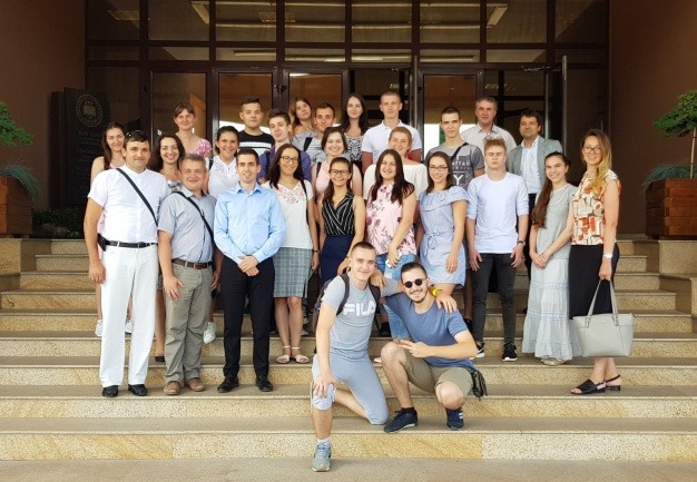 https://kme.org.ua/hu/hirek/szakmai-tanulmanyut-es-rakoczi-oroksege-erdelyen-at/