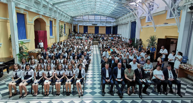https://kme.org.ua/hu/hirek/tanevzaro-es-diplomaatado-unnepseg-a-rakoczi-foiskola-felsofoku-szakkepzesi-intezeteben/