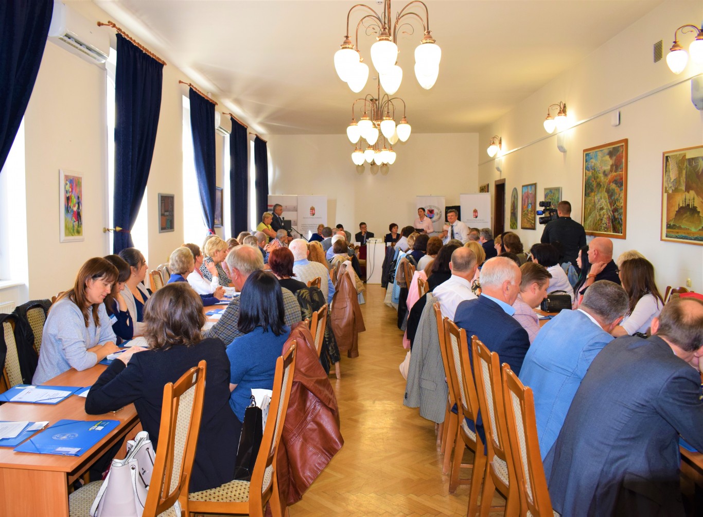 https://kme.org.ua/hu/hirek/hypertonia-mint-nepbetegseg-rizikofaktorai-szurese-megelozese-szovodmenye-es-terapiaja-cimmel-rendeztek-konferenciat-a-ii-rakoczi-ferenc-karpataljai-magyar-foiskolan/