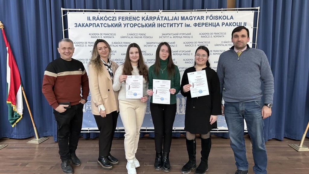 Tanúsítványok ünnepélyes átadása a Számvitel és adózás képzési program hallgatóinak