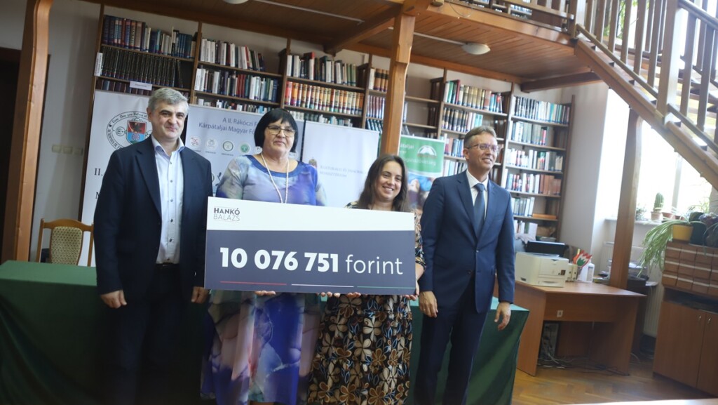 A kárpátaljai magyar oktatás támogatásáért – adományátadó a Rákóczi-főiskolán (Videó)